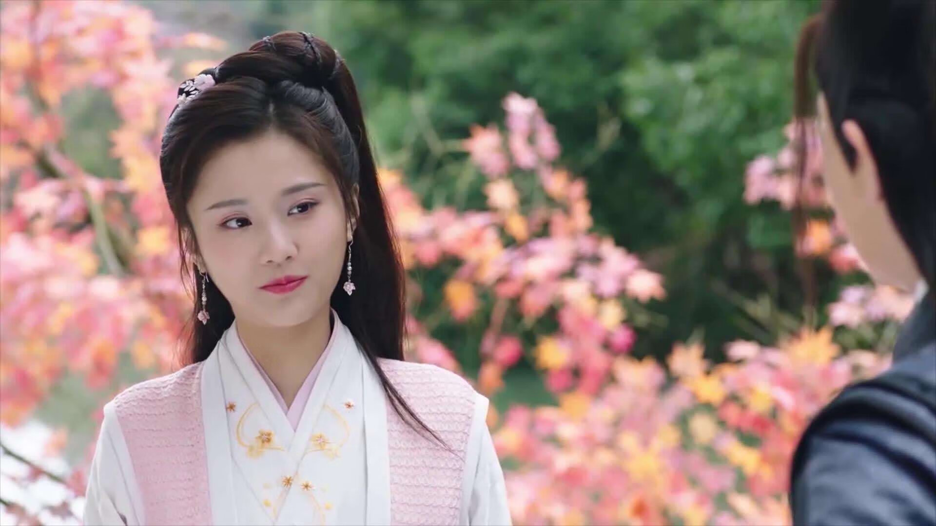 中立B蝶泳选手比赛节奏趋于成熟,中游体育蝶泳视频