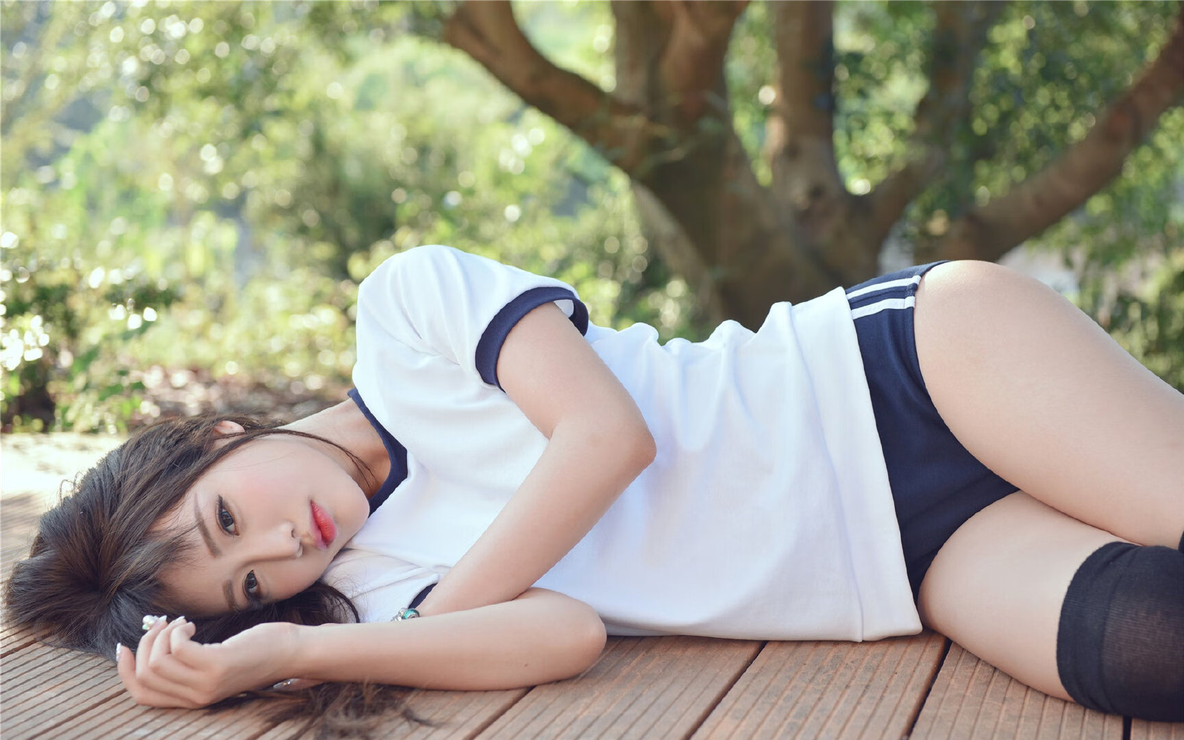 LEYU SPORTS中国官方网站-短道速滑训练营侧重技术细节优化，短道速滑基础教学视频