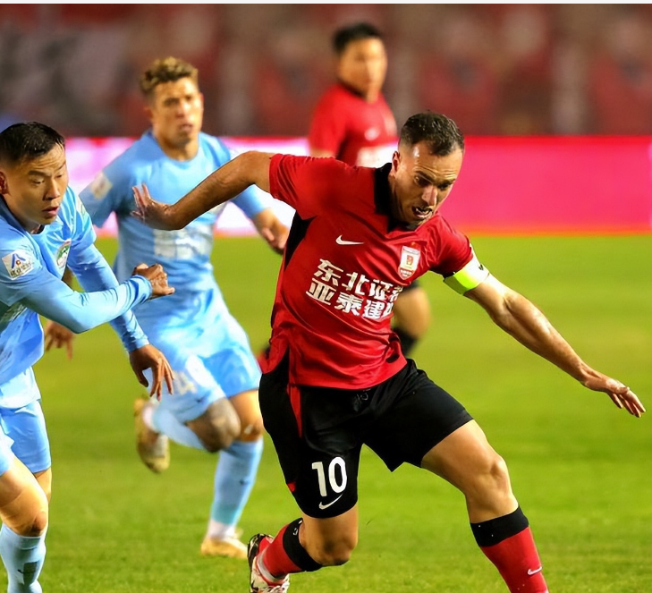 包含乐鱼体育:年轻中场严鼎皓“潜力无限”，球迷：希望他能成为中国足球的中场核心！的词条