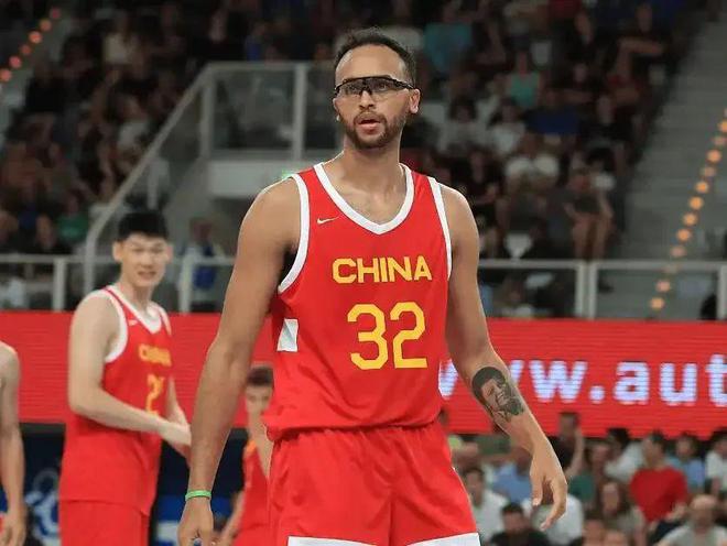 包含乐鱼体育：中国男篮，归化球员政策是否应该更加开放？的词条